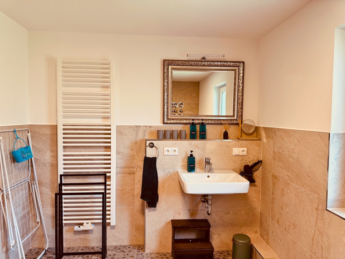 Home Badezimmer 2 – Ferienhaus Taufstein in Herbstein im Vogelsberg