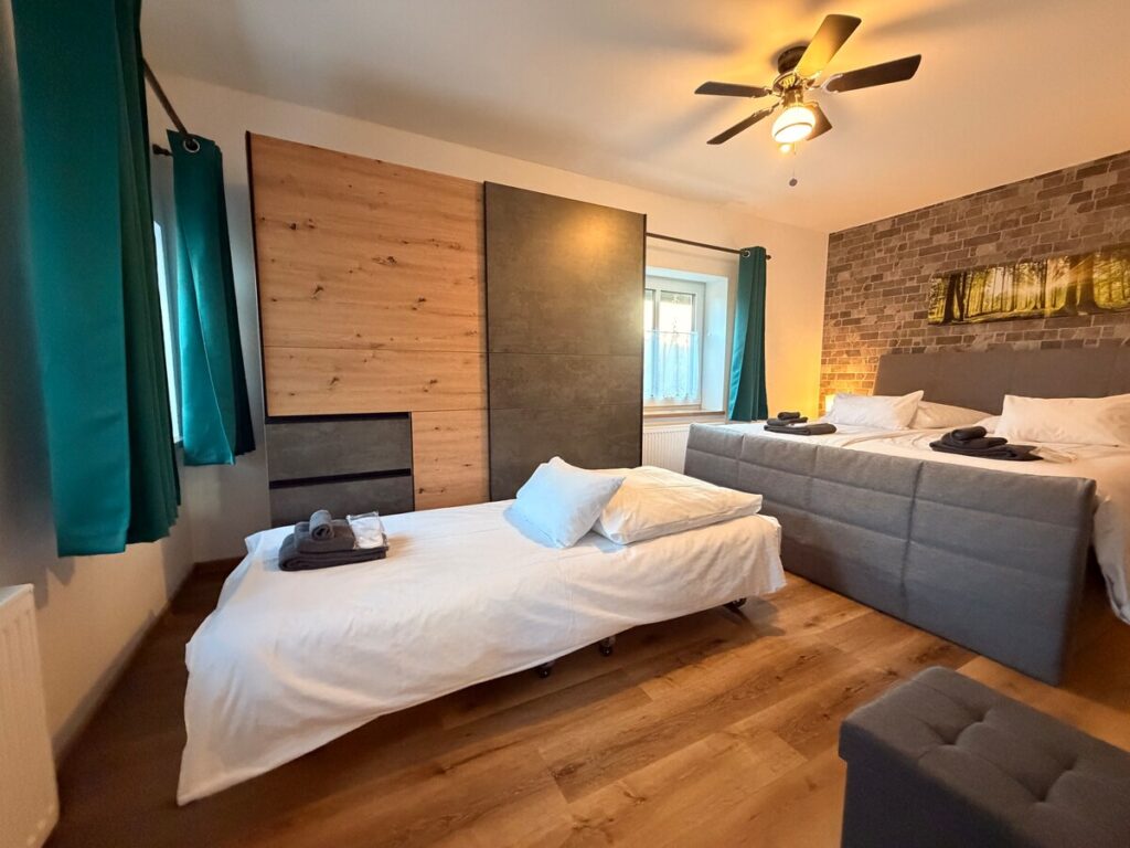 Home Schlafzimmer 5 – Ferienhaus Taufstein in Herbstein im Vogelsberg – Foto 3