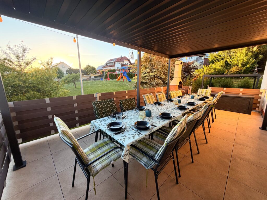 Home Große Terrasse am Ferienhaus Taufstein – ideal für Familientreffen im Vogelsberg – Foto 2