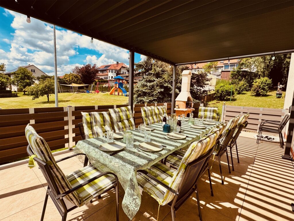Home Große Terrasse am Ferienhaus Taufstein – ideal für Familientreffen im Vogelsberg – Foto 3