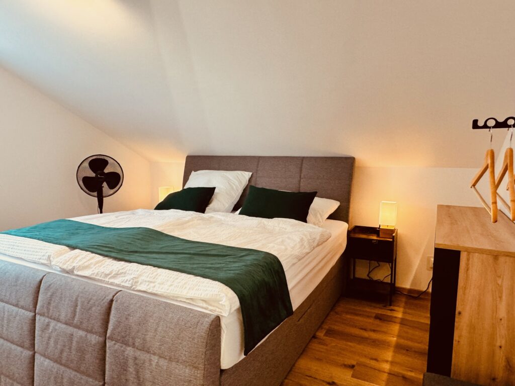 Schlafzimmer 6 – Ferienhaus Taufstein in Herbstein im Vogelsberg